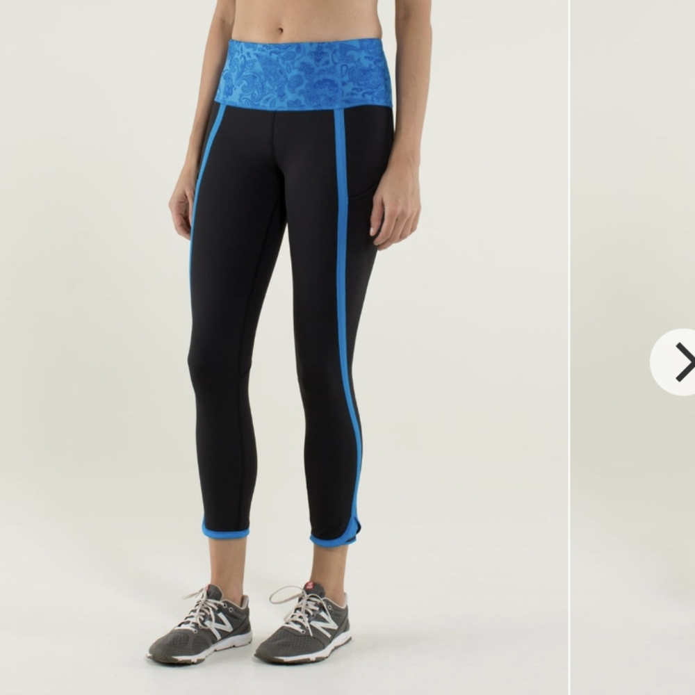 Lululemon Can't Stop Crop Black / Paisley Cornflower / Cornflower
